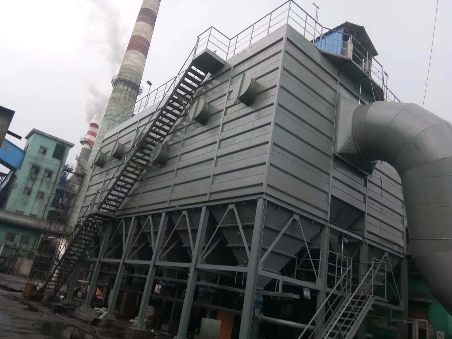 唐山(shan)煉鋼(gang)廠轉(zhuan)爐三(san)次除(chu)塵器(qi)改善(shan)效果(guo)好
