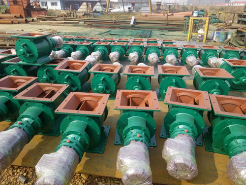 螺(luo)旋輸送機(ji)運行注意(yi)事項